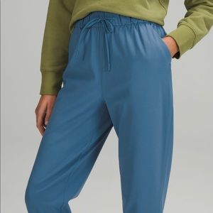 Lululemon Stretch HR 7/8 Pant - Soft Denim